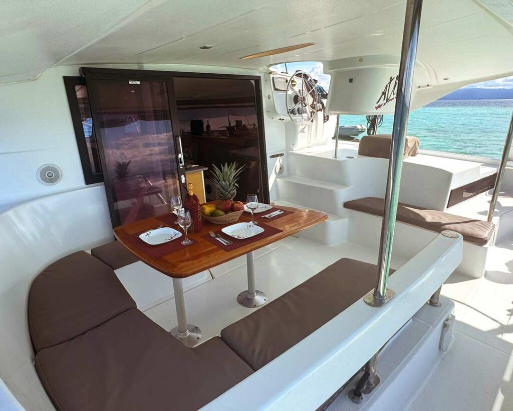 catamaran-outside-(5)